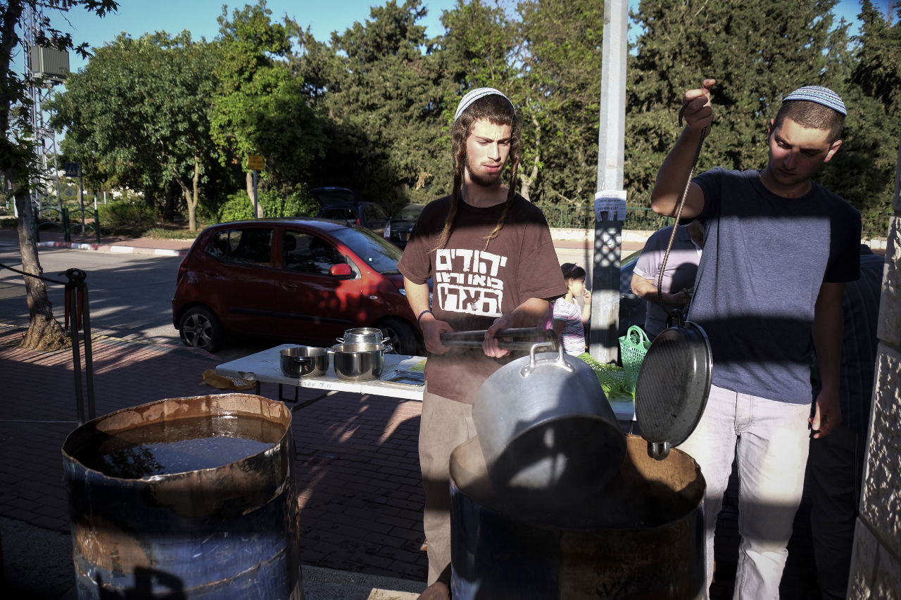 צפו בתיעוד: האם זו המצה הגדולה בעולם?