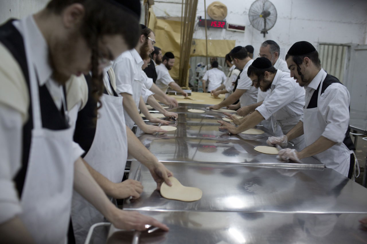 גם באשדוד אופים מצות • צפו בתמונות