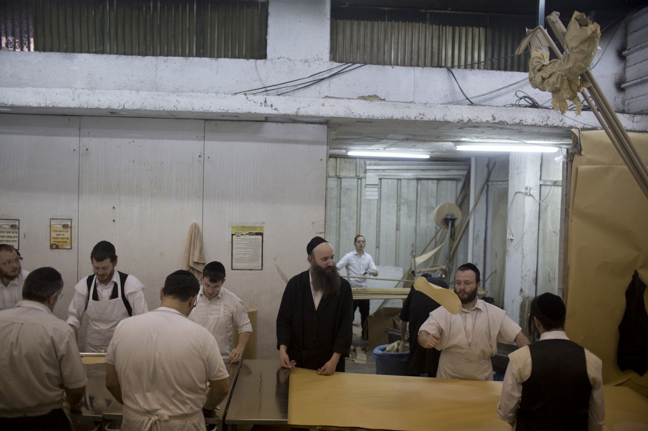 גם באשדוד אופים מצות • צפו בתמונות