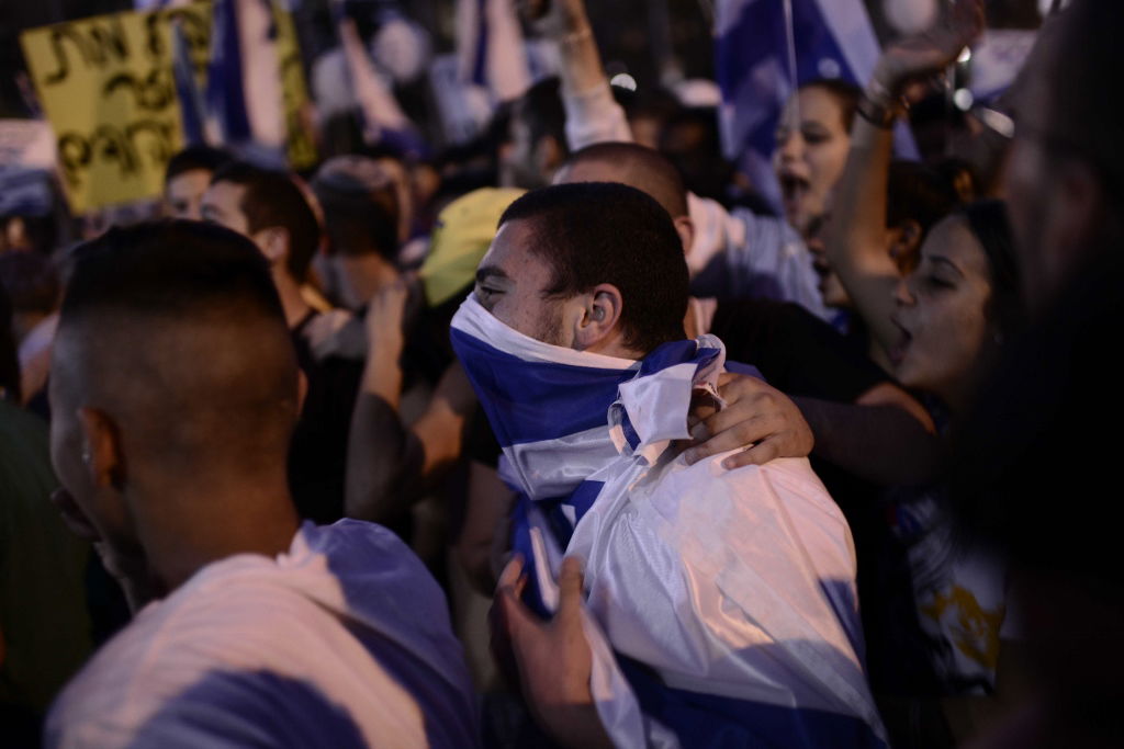 צפו: אלפים השתתפו בעצרת התמיכה בחייל אלאור אזריה