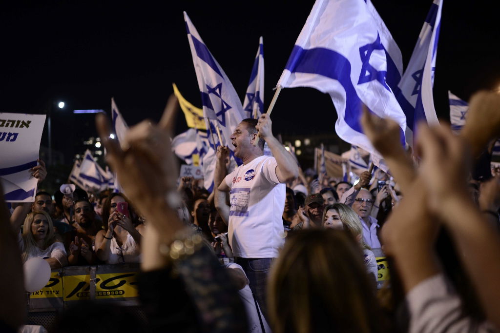 צפו: אלפים השתתפו בעצרת התמיכה בחייל אלאור אזריה