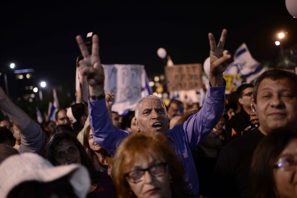 צפו: אלפים השתתפו בעצרת התמיכה בחייל אלאור אזריה