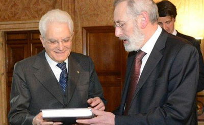 נשיא איטליה קיבל מסכת ראש השנה מתורגמת • צפו