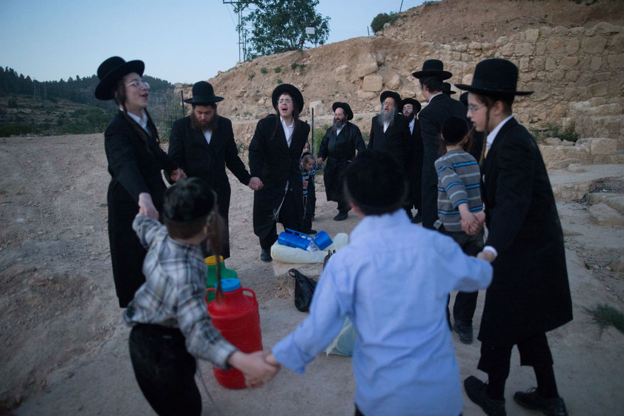 בריקוד ולצד הטובלים: שאיבת 'מים שלנו' בהרי ירושלים