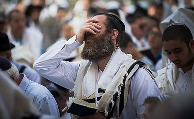 תיעוד ענק: אלפים ב'ברכת הכהנים' בכותל המערבי