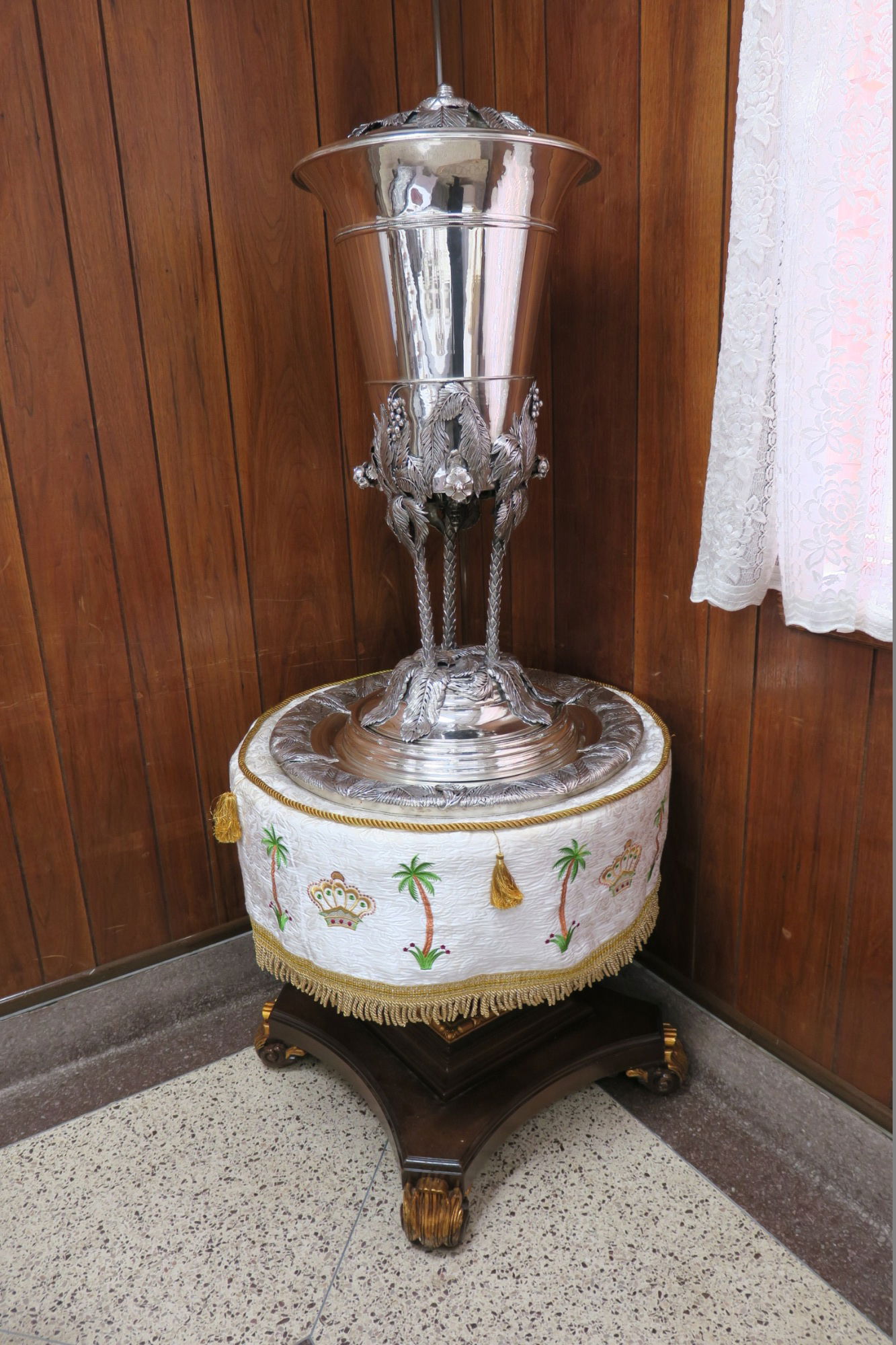 פאר והדר בשולחן הסדר של האדמו"ר מהרי"י מסאטמר