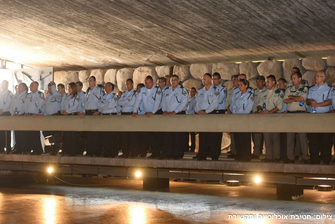 המפכ"ל: "מה גורם לאדם 'רגיל' להפוך לחלק ממכונת ההשמדה?"