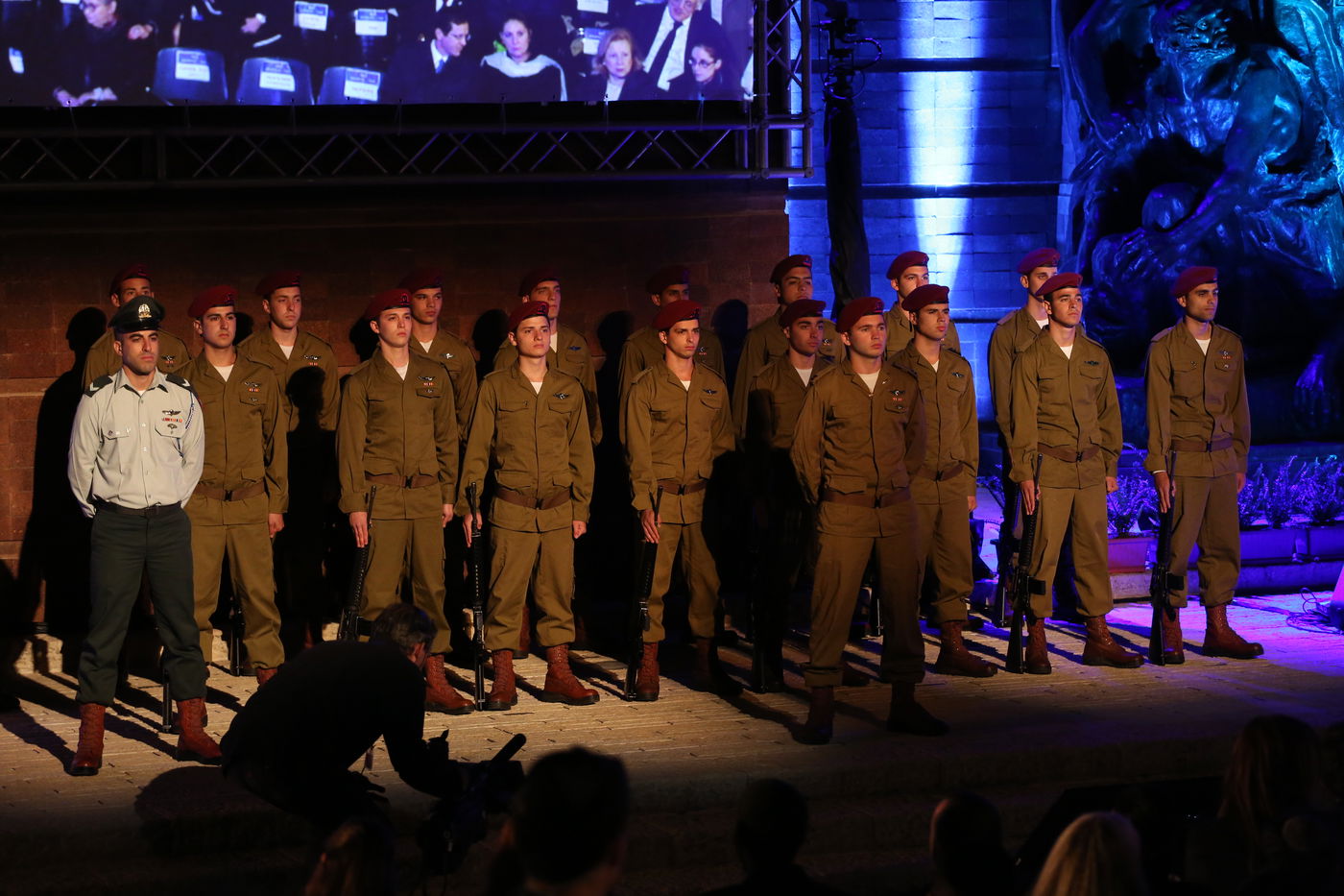 תיעוד נרחב: טקס ערב יום השואה ב"יד ושם"