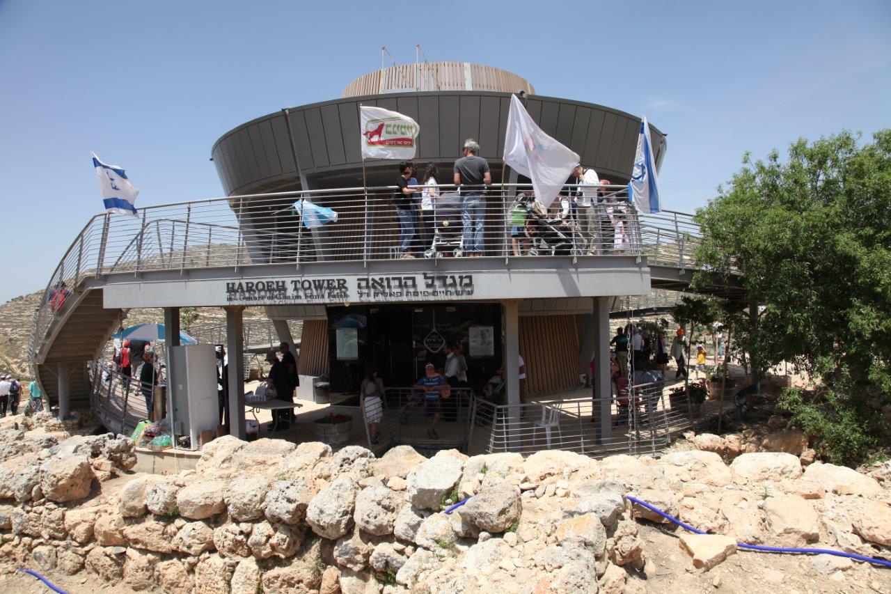 אלפי מבקרים ובהם מאות משפחות חרדיות נהנו ממגוון האטרקציות במרכז המבקרים שילה   הקדומה