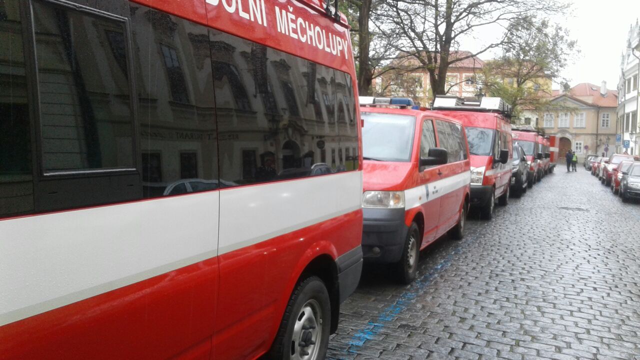 גלריה: מאה כבאים חדשים מונו בפראג