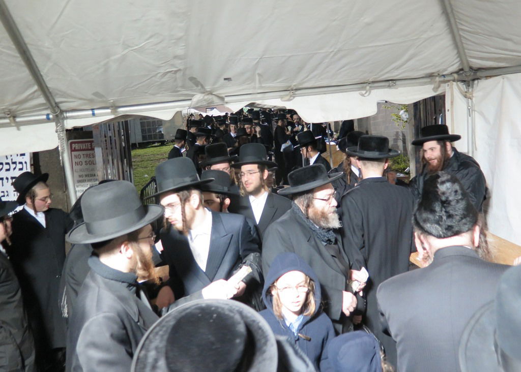 יארצייט בסאטמר לבעל ה"ברך משה" • צפו