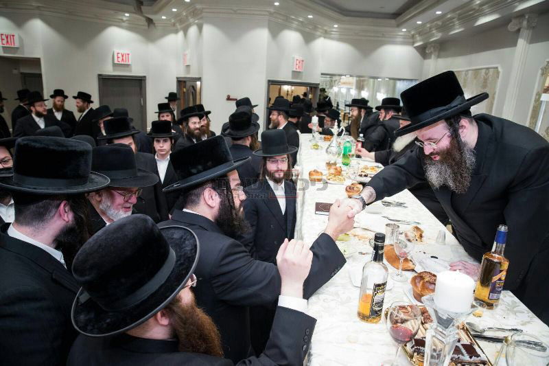 הילולת כ"ק האדמו"ר מבעלעד אצל בנו. צפו