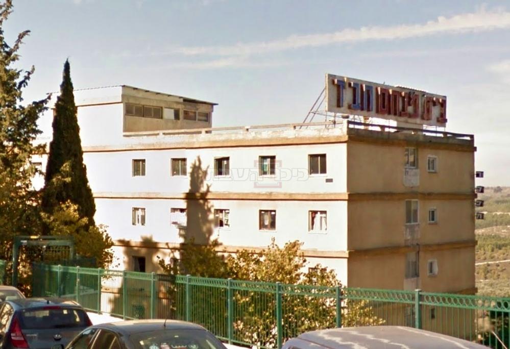 בנין הישיבה בצפת