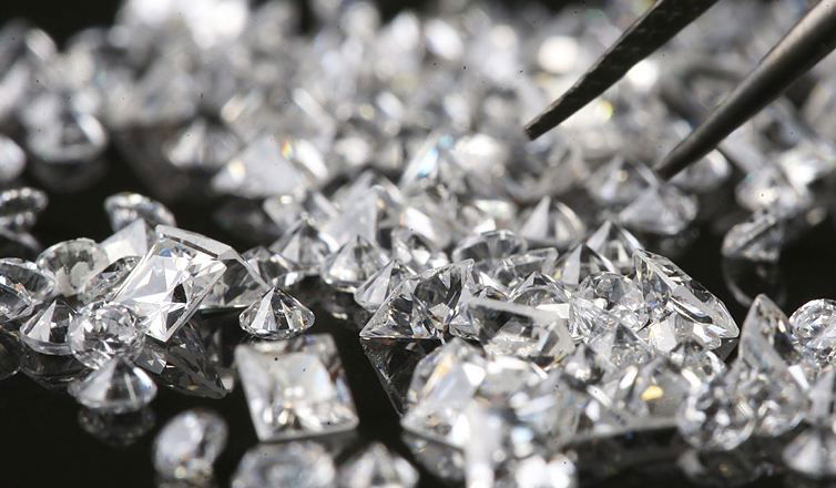 אבנים יקרות