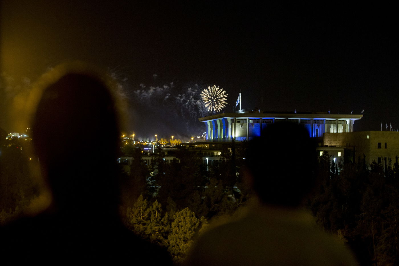 שמי ירושלים ותל אביב הוארו בזיקוקין • צפו