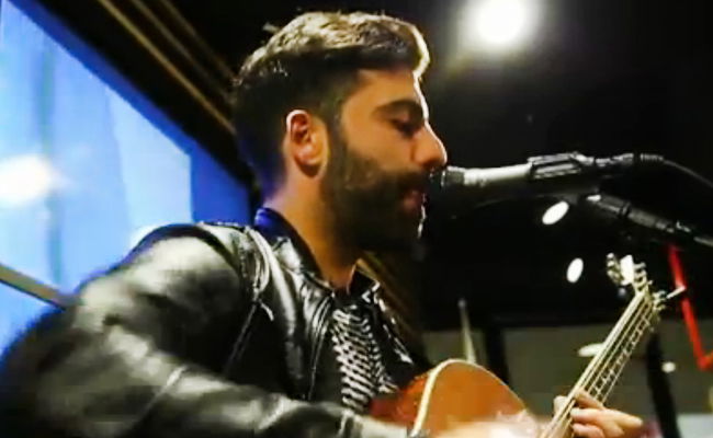 שומר שבת, לומד גמרא: אליעד נחום והדת