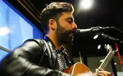 שומר שבת, לומד גמרא: אליעד נחום והדת