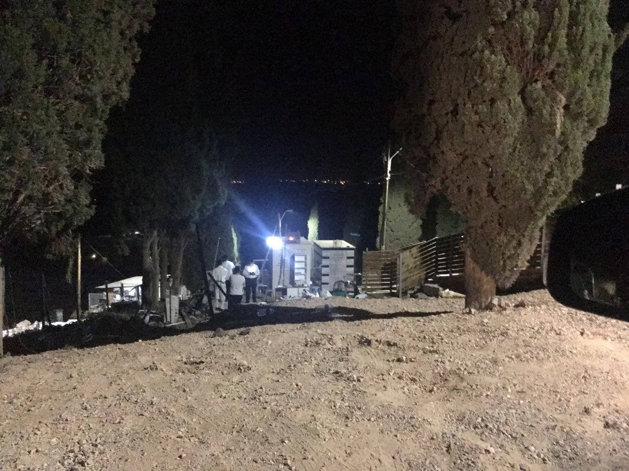 אוהל ציון המוהרא"ש שיק זצ"ל פורק, המשטרה הוזעקה