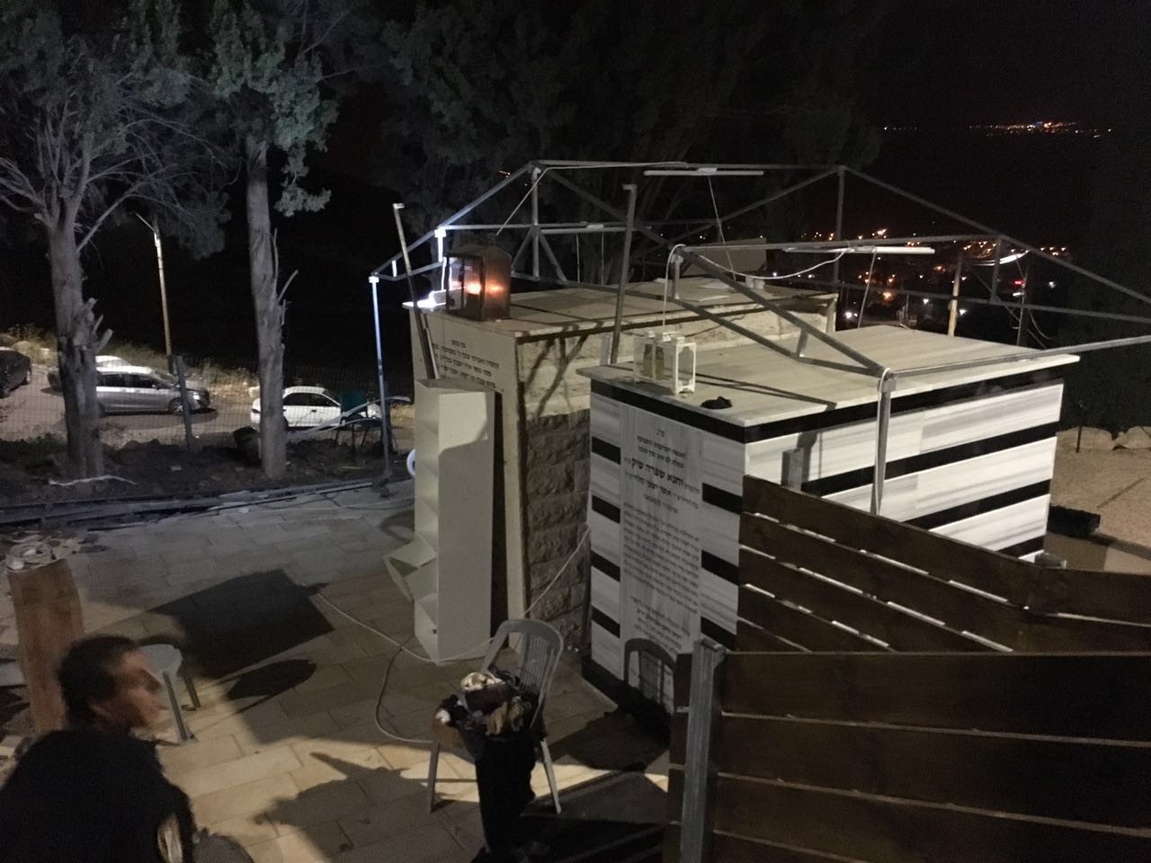 אוהל ציון המוהרא"ש שיק זצ"ל פורק, המשטרה הוזעקה