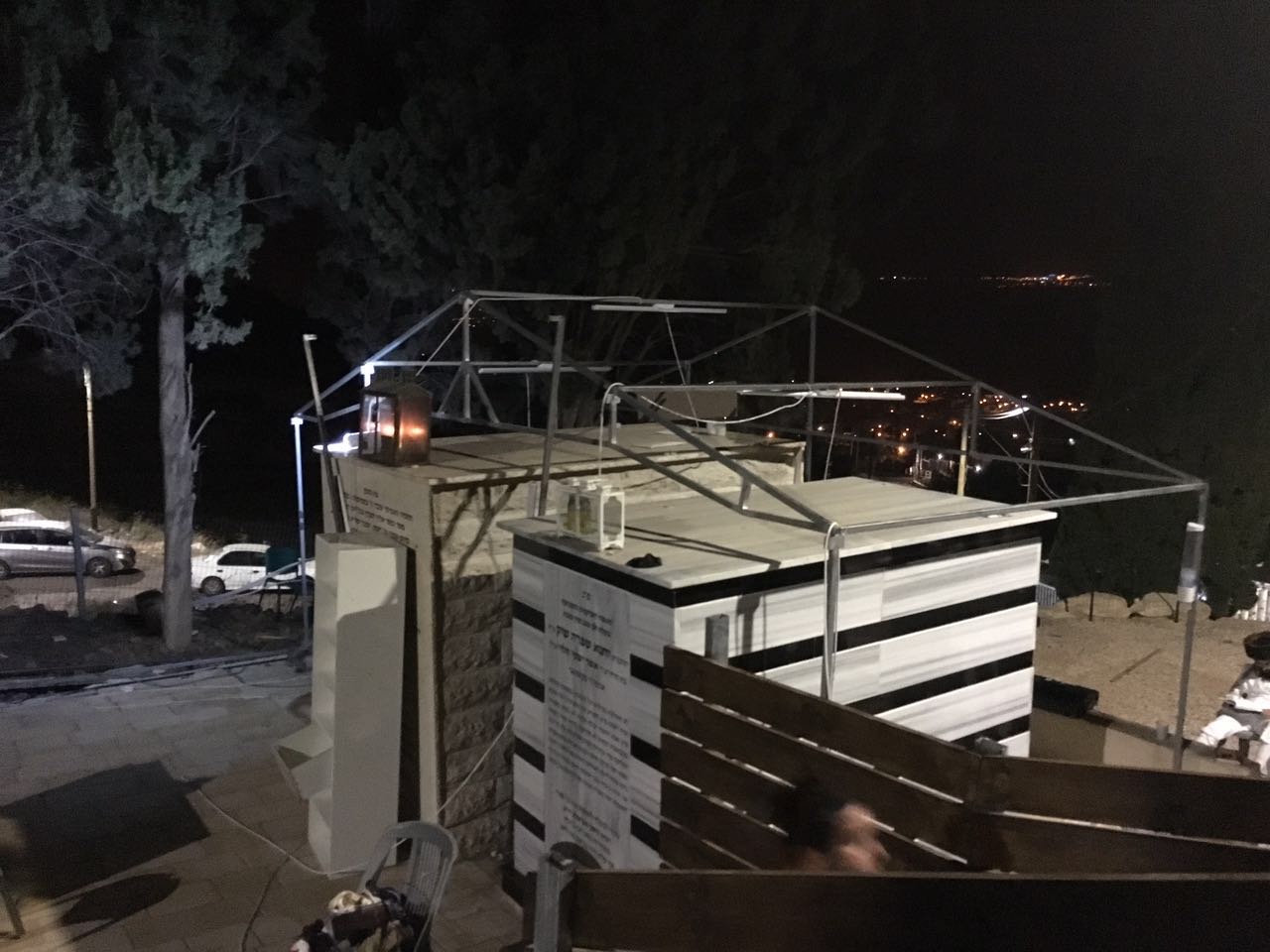 אוהל ציון המוהרא"ש שיק זצ"ל פורק, המשטרה הוזעקה