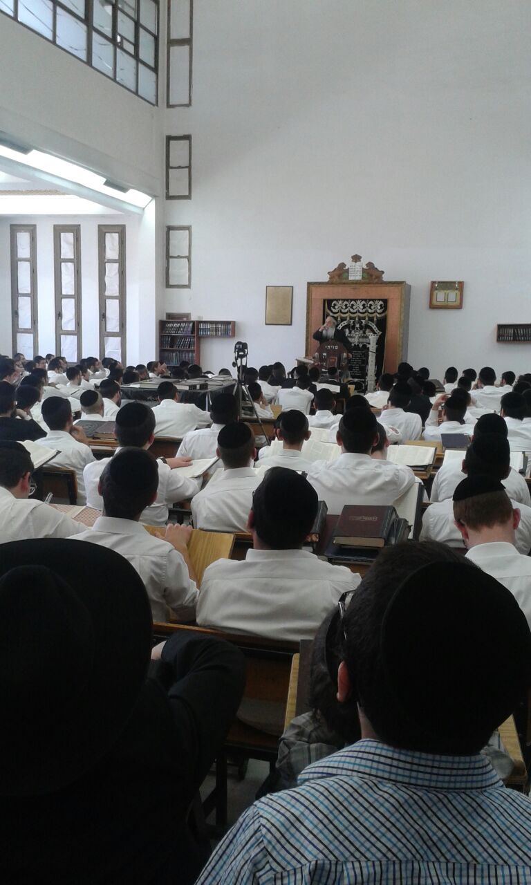 ראש ישיבת "אור אלחנן" הפתיע את תלמידיו ובא למסור 'שיעור כללי'