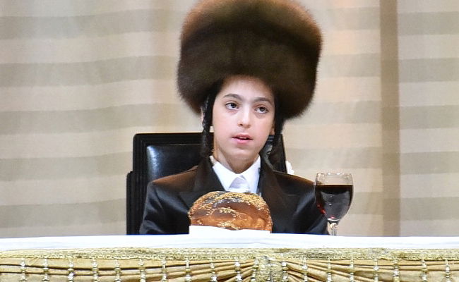 בר מצווה לנכד האדמו"רים • גלריה