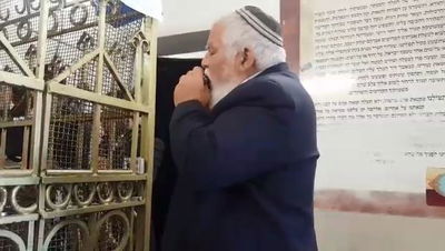 צפו: ראש הישיבה ניגן את 'וזכני לגדל' עם מפוחית