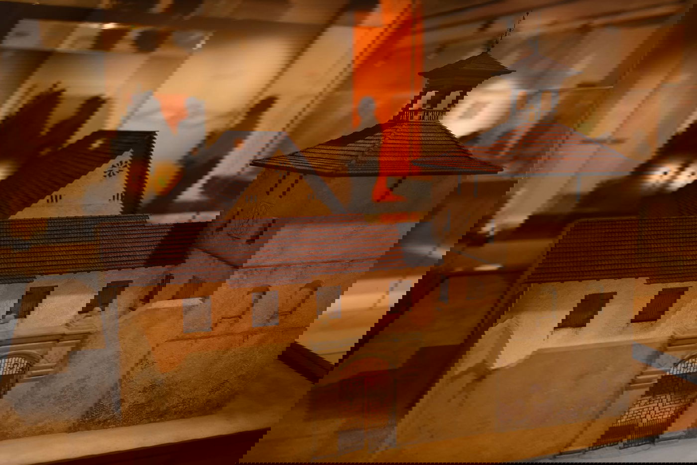 תערוכה חדשה: בתי כנסת מרהיבים מסביב לעולם