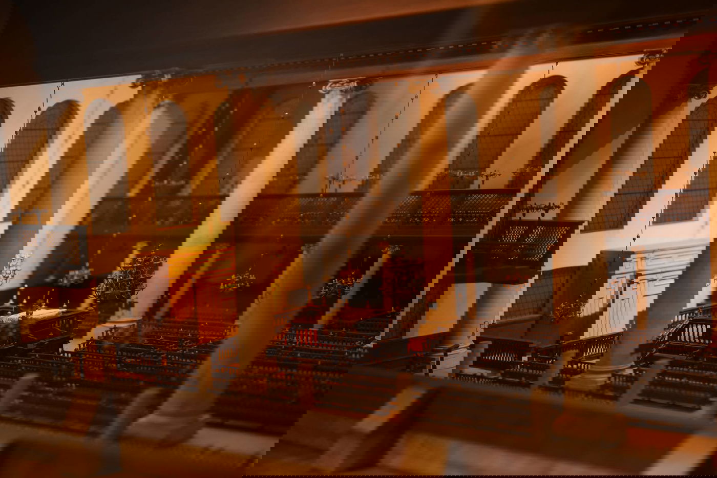 תערוכה חדשה: בתי כנסת מרהיבים מסביב לעולם