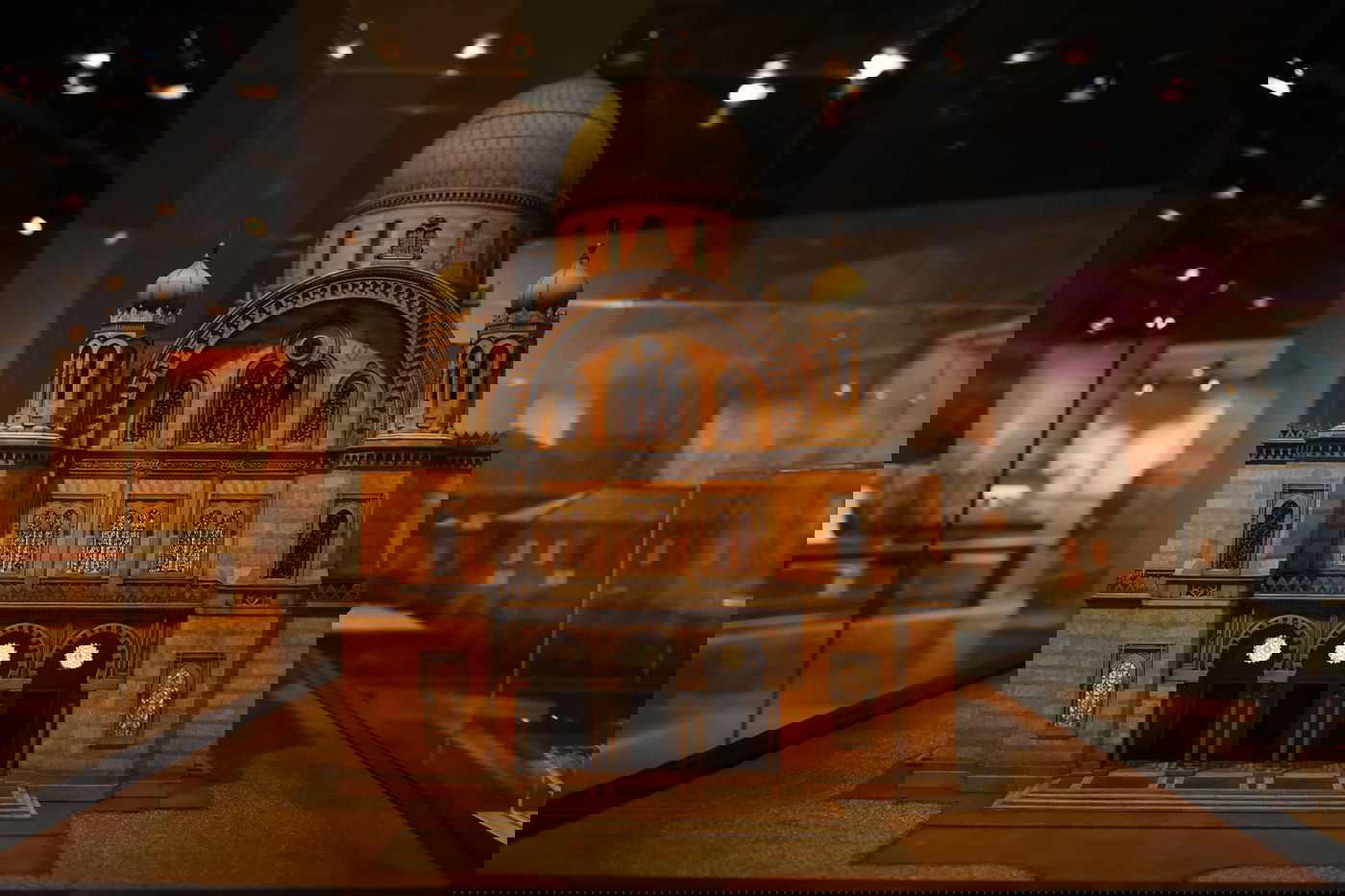 תערוכה חדשה: בתי כנסת מרהיבים מסביב לעולם