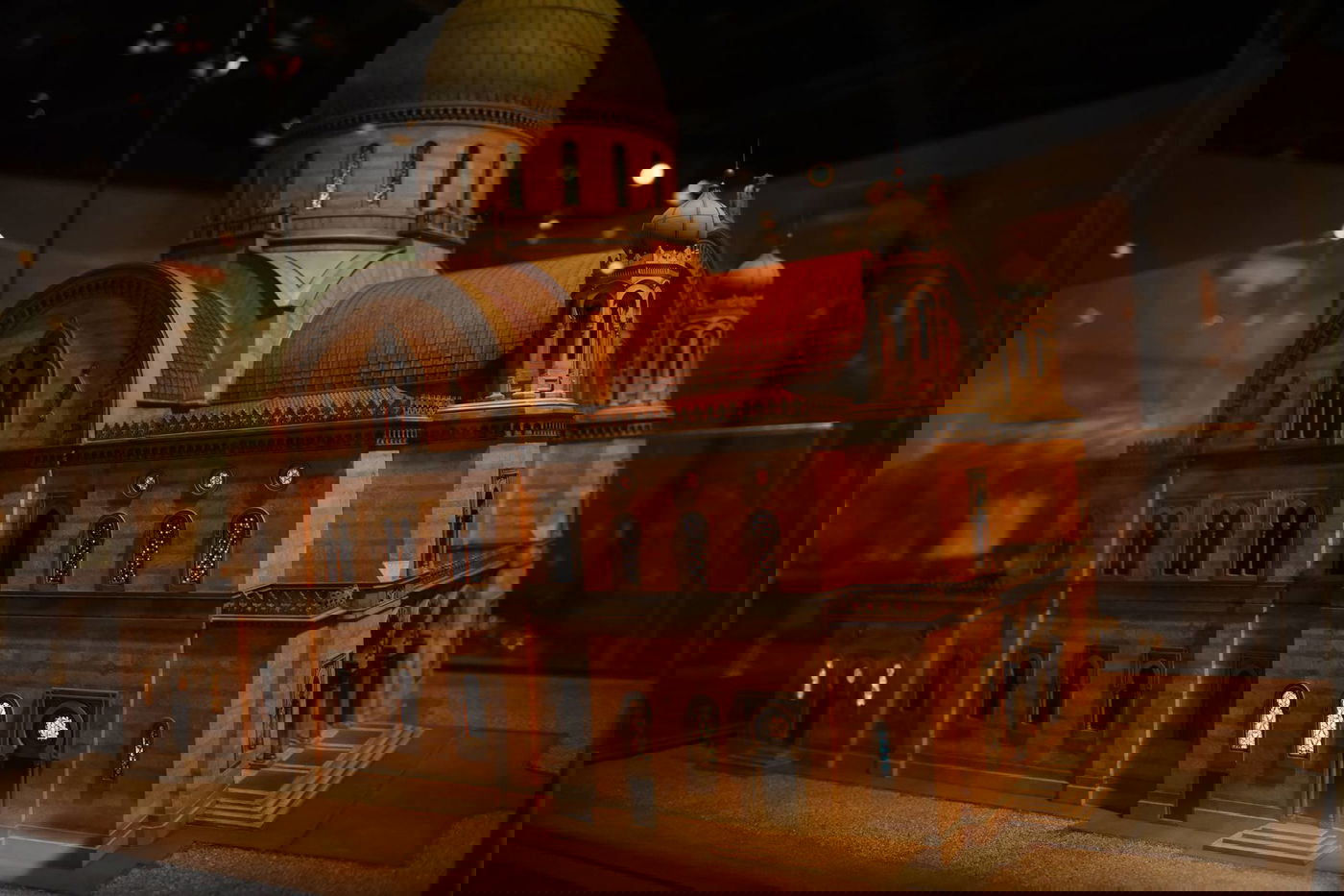 תערוכה חדשה: בתי כנסת מרהיבים מסביב לעולם