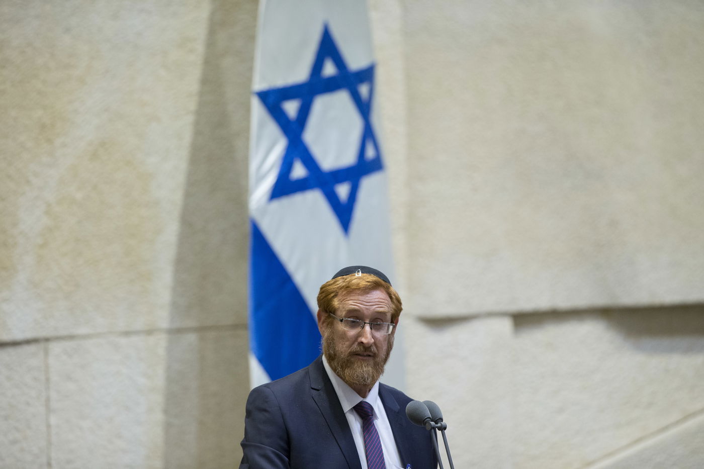 בחיבוקים ונשיקות • יעקב אשר ויהודה גליק התקבלו בכנסת