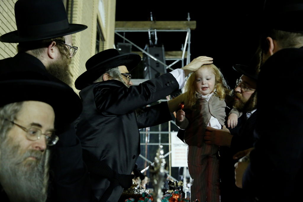 יחד עם החוגגים בקרית יואל: הכתבת של News12