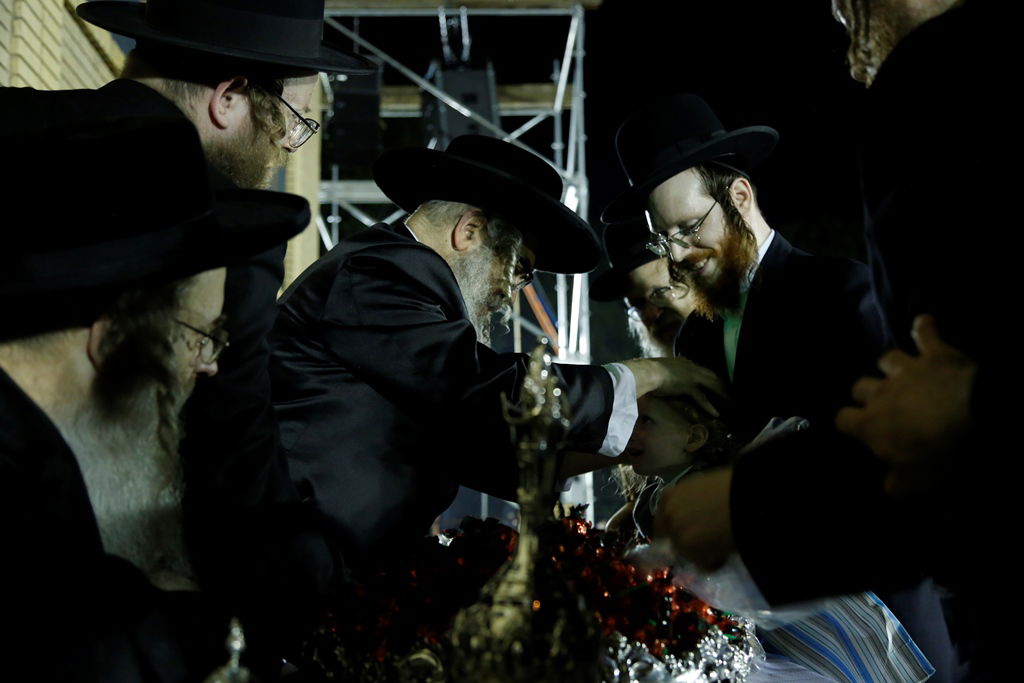 יחד עם החוגגים בקרית יואל: הכתבת של News12