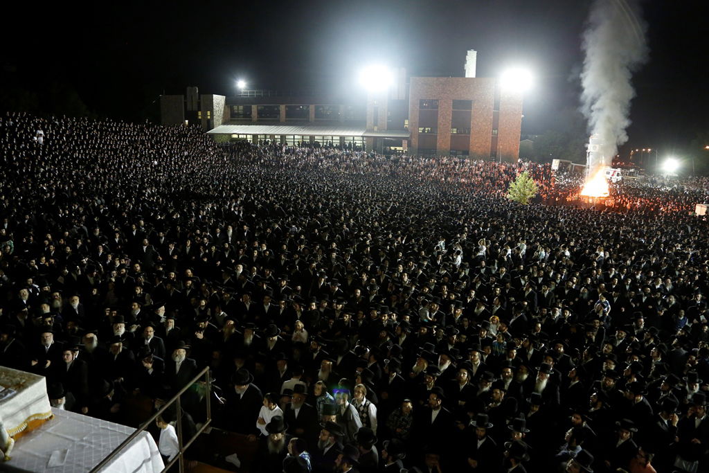 יחד עם החוגגים בקרית יואל: הכתבת של News12