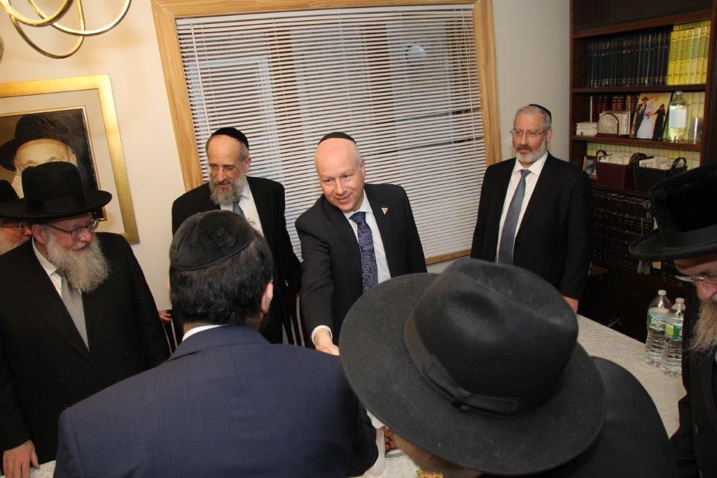 היועץ החרדי של טראמפ נפגש עם בכירי העסקנים החרדים