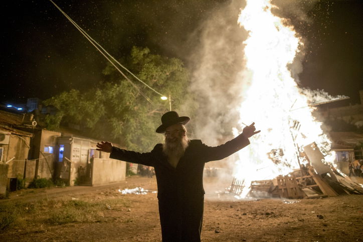מאה שערים בערה עם מדורות ל"ג בעומר • צפו