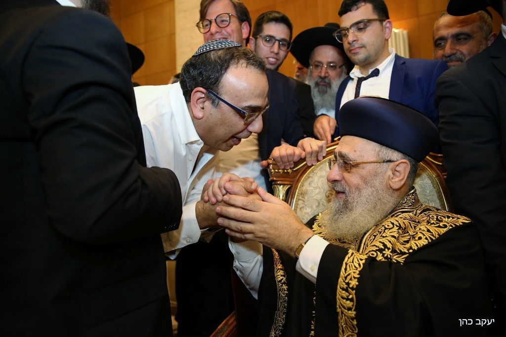 מפגן הכוח של הראשון לציון הגר"י יוסף. צפו