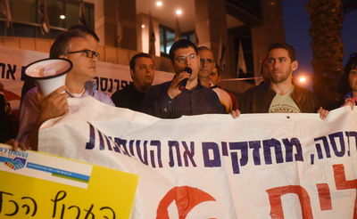 עובדי ערוץ 10. חוששים לתפקודם העצמאי