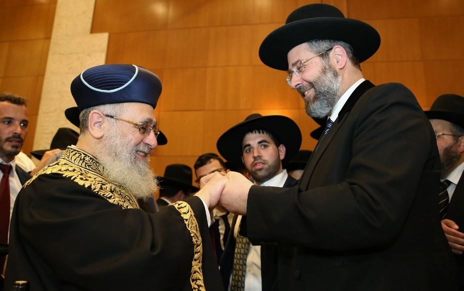 חוגגים ניצחון. הרבנים הראשיים