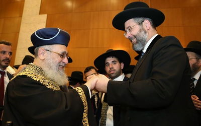 חוגגים ניצחון. הרבנים הראשיים