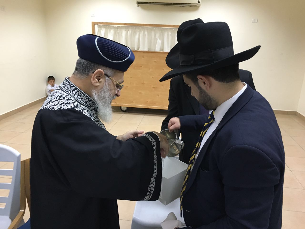 הדיינים חגגו שבע ברכות לראשון לציון הגר"י יוסף • תיעוד