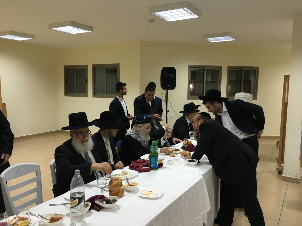 הדיינים חגגו שבע ברכות לראשון לציון הגר"י יוסף • תיעוד