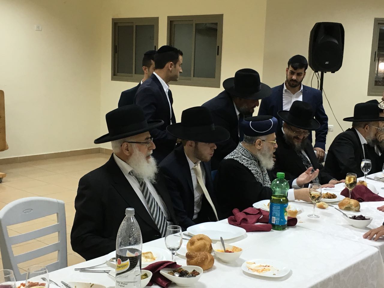 הדיינים חגגו שבע ברכות לראשון לציון הגר"י יוסף • תיעוד