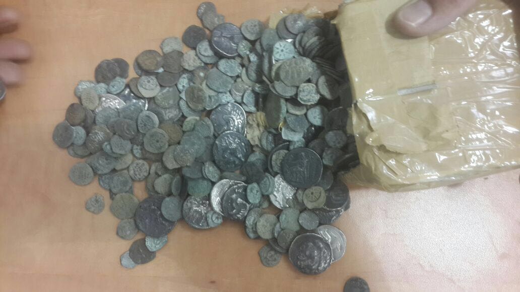 10 ק"ג עתיקות הוברחו ברכב הדיפלומטית