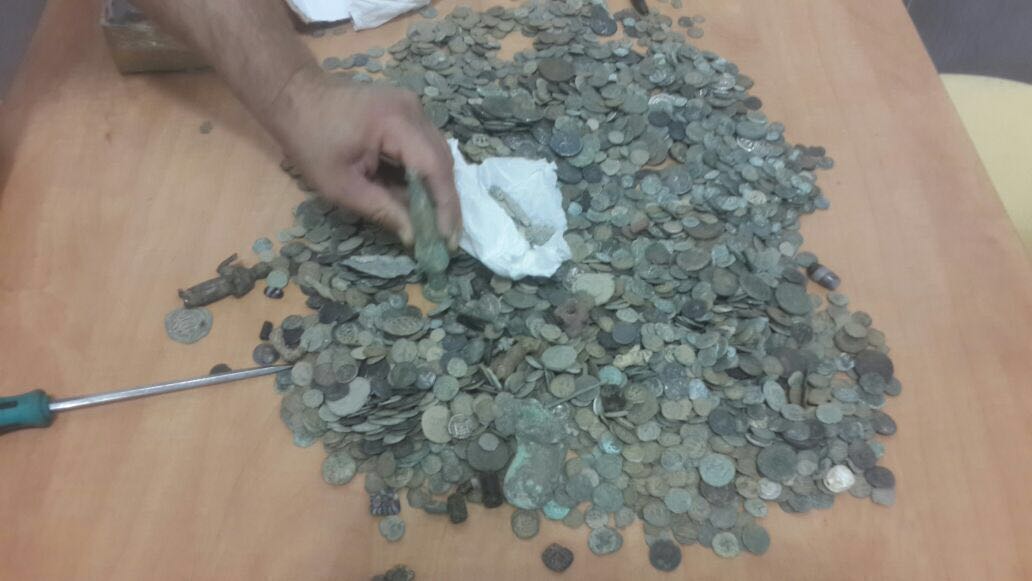 10 ק"ג עתיקות הוברחו ברכב הדיפלומטית