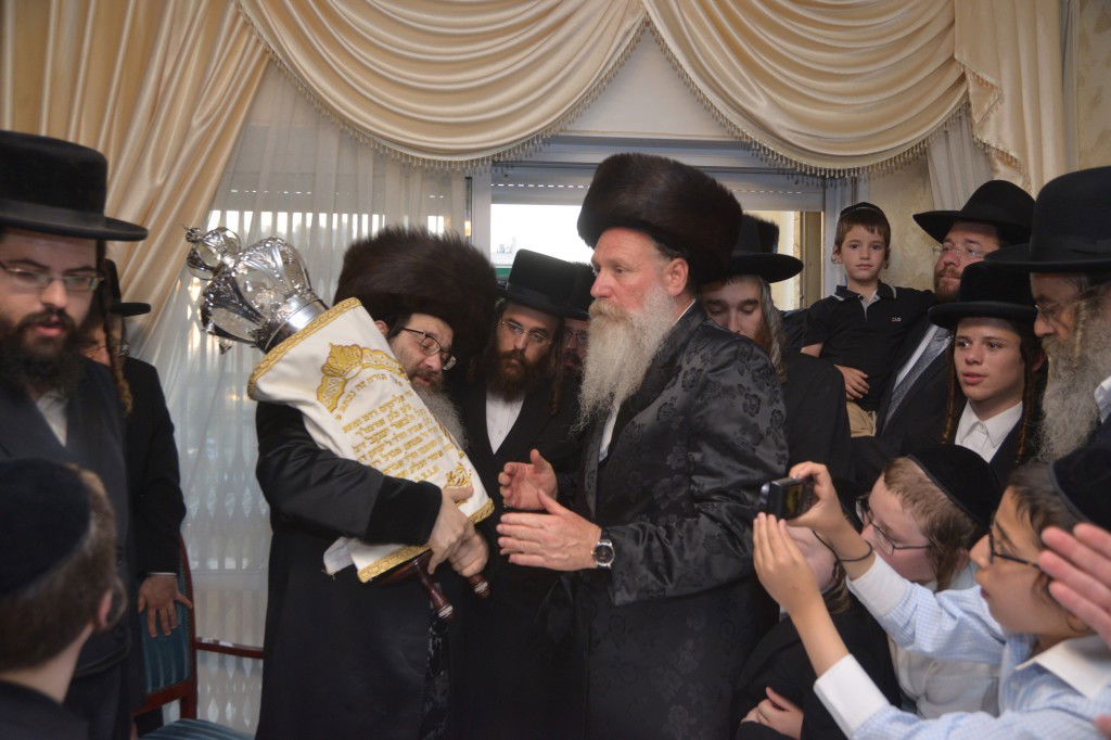 נדבורנה אלעד חגגו הכנסת ספר תורה • תיעוד