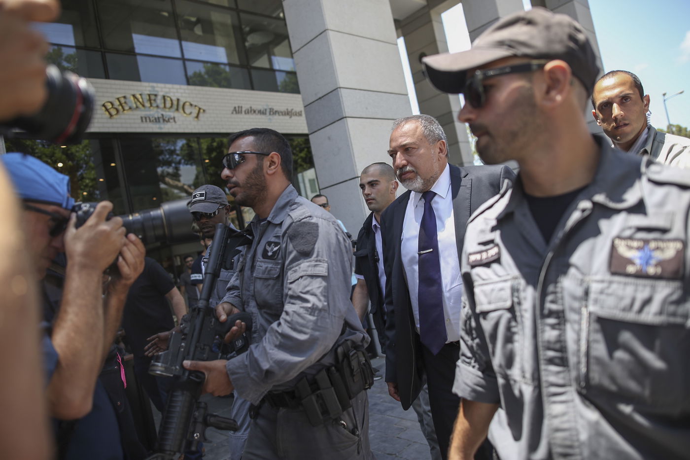 ליברמן במקום הפיגוע: "לא אסתפק בדיבורים"