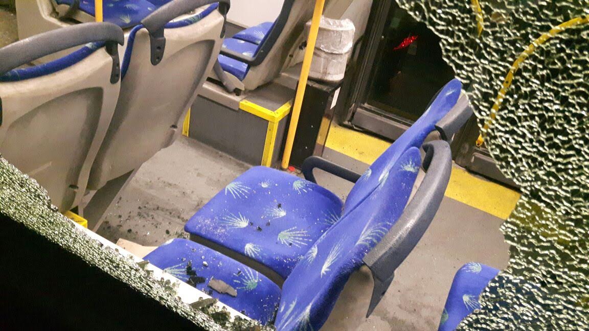 בדרך לכותל המערבי: 3 נפצעו מיידוי אבנים