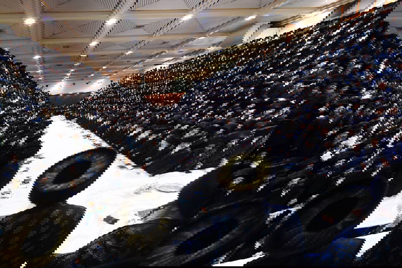 כך חסידי צאנז קיבלו את התורה • מראות מחג השבועות